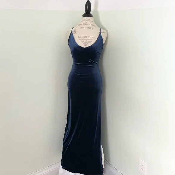 PROM Midnight blue velvet formal dress gown with strappy back and high slit - Picture 14 of 16
